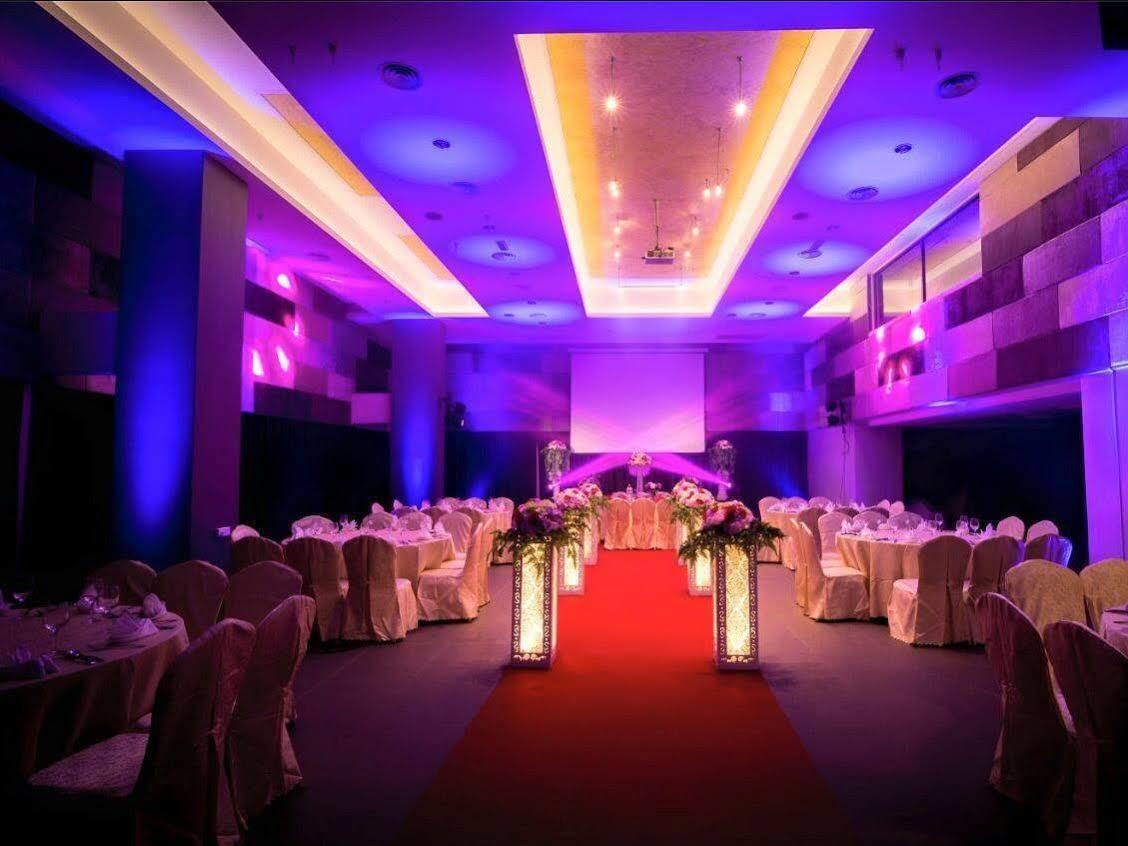 Mandurah Hotel Kuantan Buitenkant foto